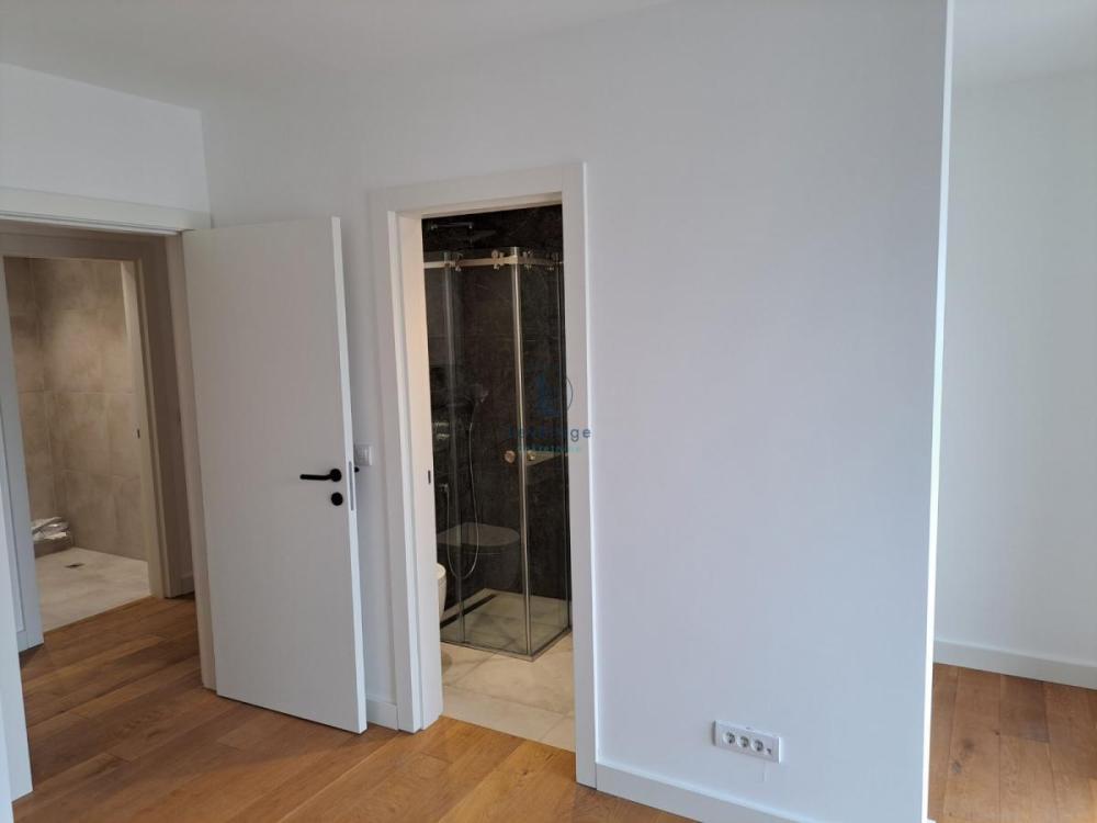 Slika 8 - Petosoban stan na prodaju, 183m2, 510.000€