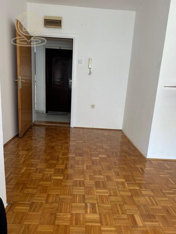 Slika 7 - Dvosoban stan za izdavanje, 54m2, 400€