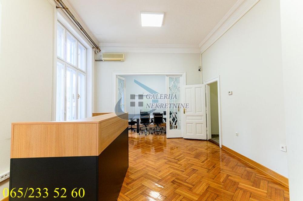 Slika 0 - Cara Uroša, Šestosoban stan na prodaju, 239m2, 1.000.000€