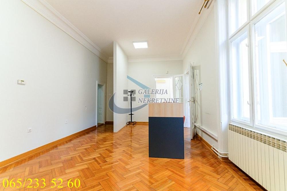 Slika 1 - Cara Uroša, Šestosoban stan na prodaju, 239m2, 1.000.000€