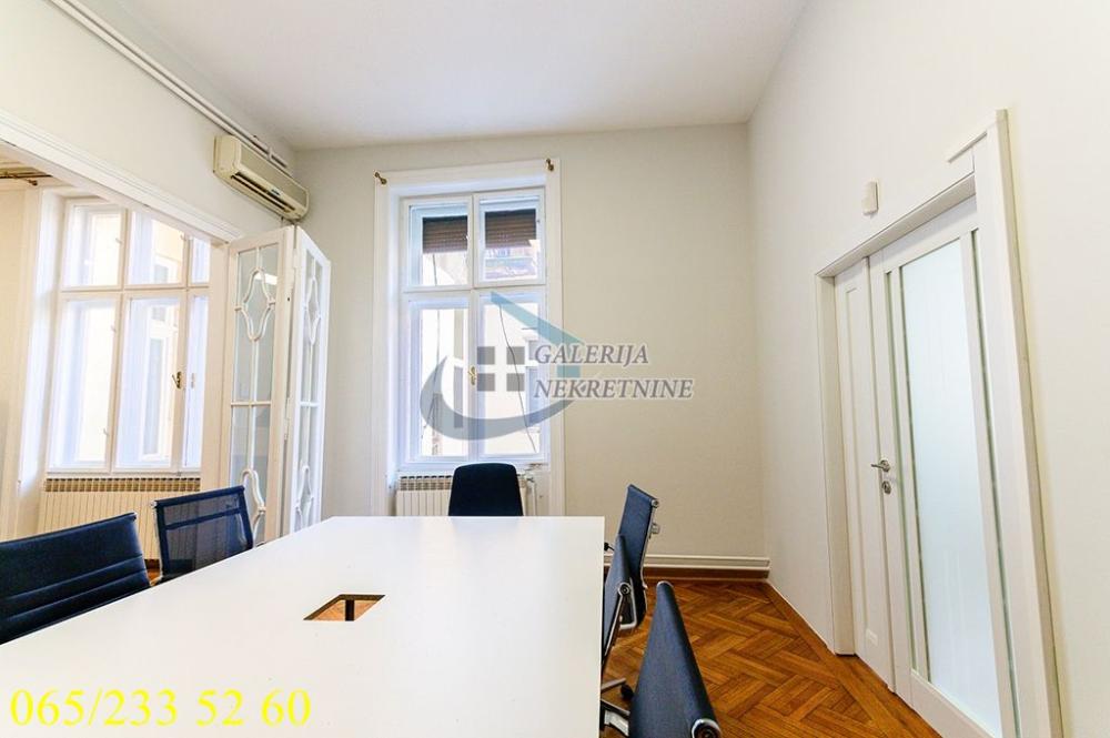 Slika 5 - Cara Uroša, Šestosoban stan na prodaju, 239m2, 1.000.000€