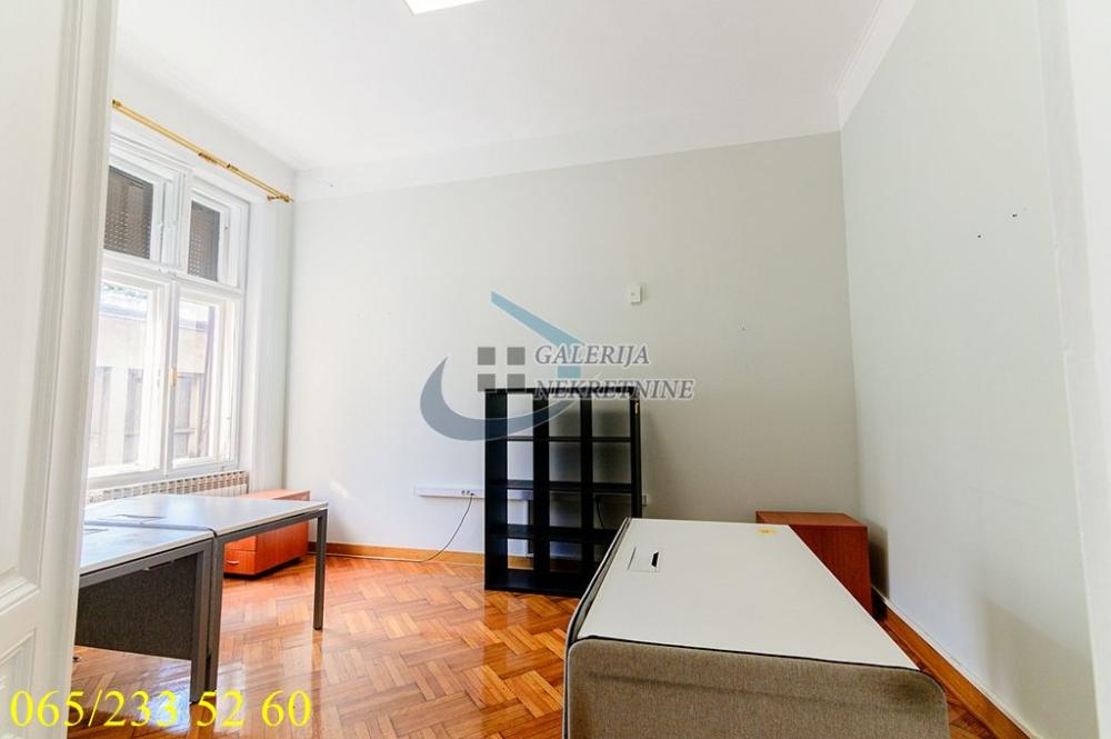 Slika 7 - Cara Uroša, Šestosoban stan na prodaju, 239m2, 1.000.000€