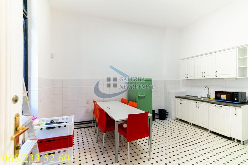 Slika 8 - Cara Uroša, Šestosoban stan na prodaju, 239m2, 1.000.000€