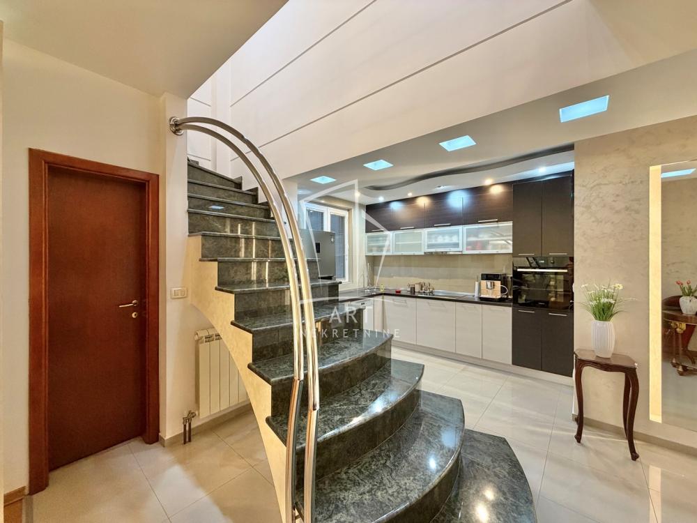 Slika 6 - Radoja Domanovića, Četvorosoban stan na prodaju, 102m2, 465.000€