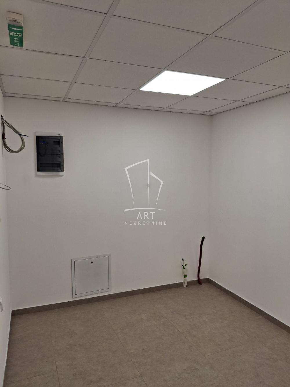 Slika 3 - Krnješevačka,  Lokal za izdavanje, 46m2, 350€