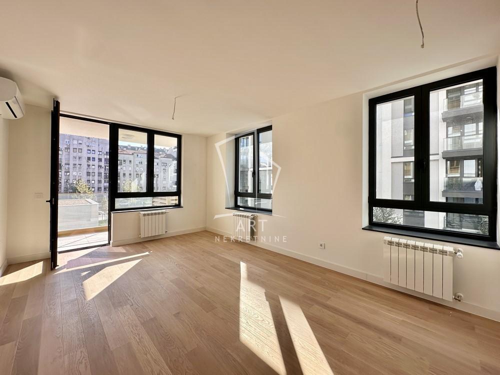 Glavna slika -Nikolaja Kravcova, Trosoban stan na prodaju, 77m2, 347.400€