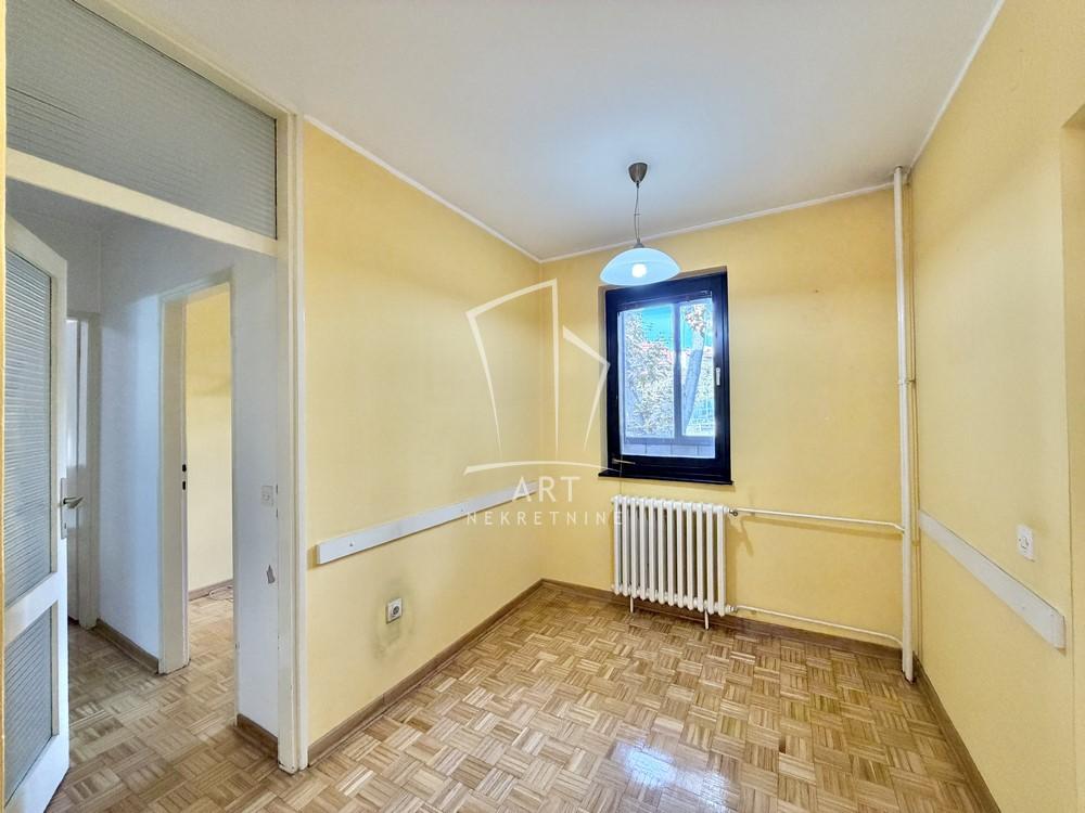 Slika 8 - Samjuela Beketa, Trosoban stan na prodaju, 71m2, 173.500€