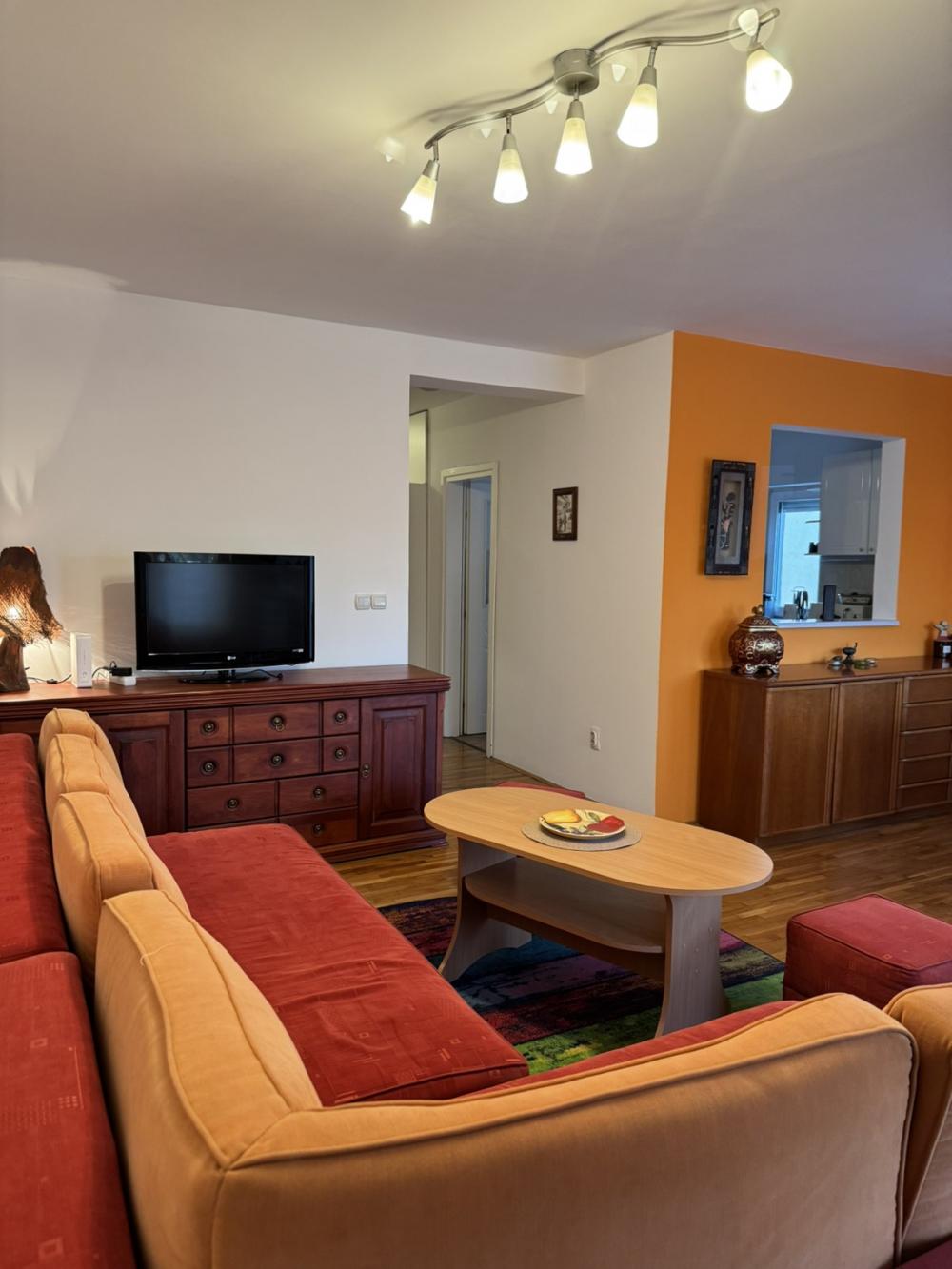 Slika 1 - Pazinska, Dvosoban stan za izdavanje, 65m2, 700€