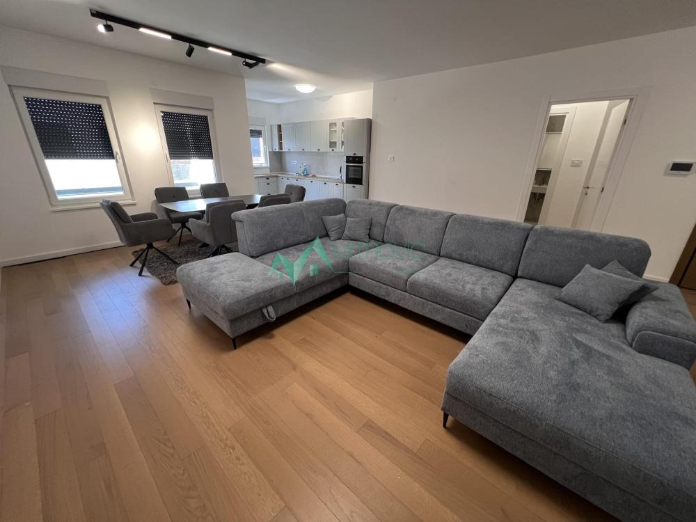 Slika 1 - Četvorosoban stan na prodaju, 111m2, 331.000€