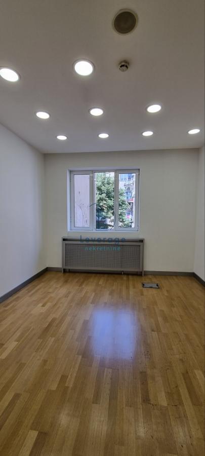 Slika 2 - Bulevar Kralja Aleksandra,  Lokal za izdavanje, 458m2, 6.412€