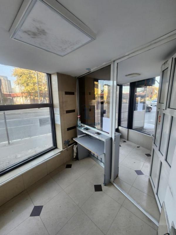 Glavna slika -Karađorđeva,  Lokal za izdavanje, 10m2, 800€