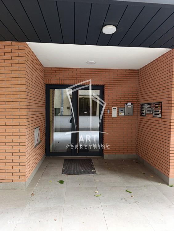 Slika 8 - Južni Bulevar, Trosoban stan za izdavanje, 82m2, 1.000€