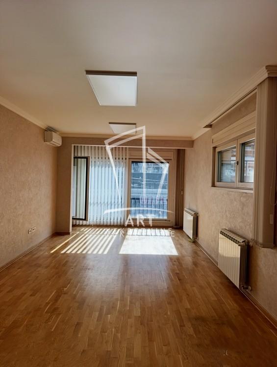Glavna slika -Južni Bulevar, Trosoban stan za izdavanje, 82m2, 1.000€