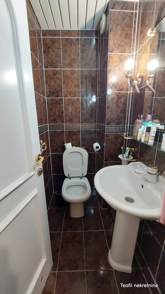 Slika 5 - Milovana Jankovića,  Kuća na prodaju, 156m2, 420.000€