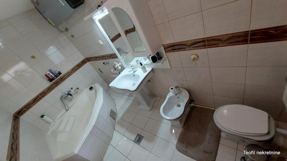 Slika 11 - Milovana Jankovića,  Kuća na prodaju, 156m2, 420.000€