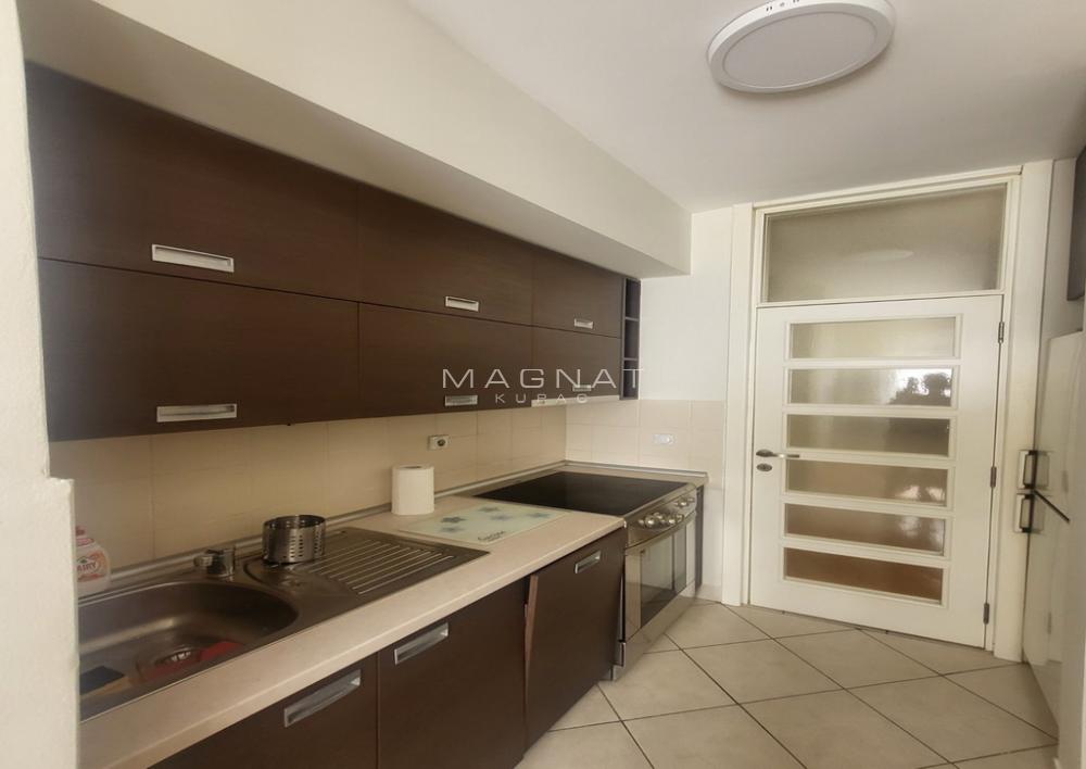 Slika 4 - Nedeljka Gvozdenovića, Trosoban stan za izdavanje, 76m2, 650€