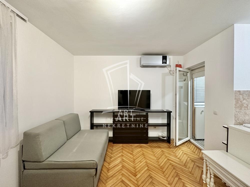 Slika 3 - Ruže Jovanović, Dvosoban stan na prodaju, 44m2, 134.900€