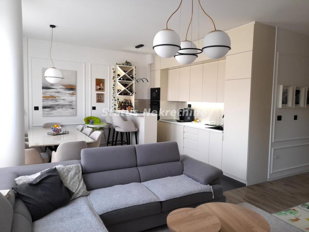 Glavna slika -Četvorosoban stan na prodaju, 93m2, 303.850€