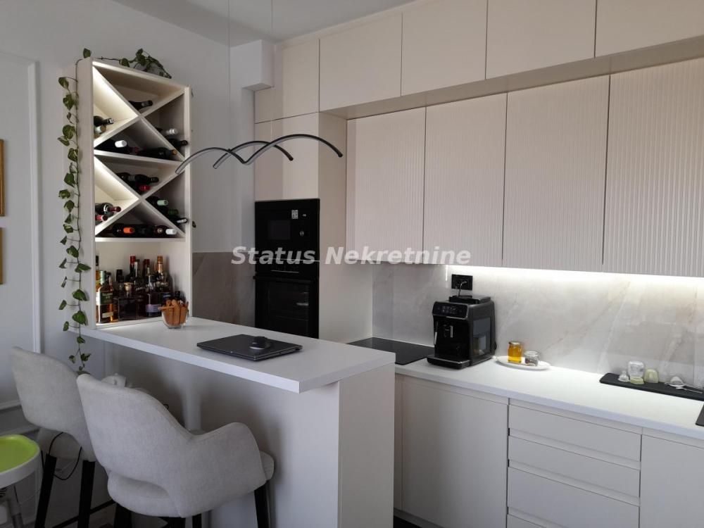 Slika 1 - Četvorosoban stan na prodaju, 93m2, 303.850€