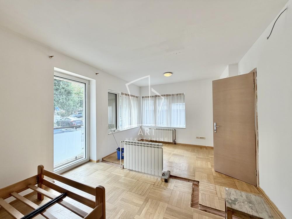 Slika 9 - Nikole Đurkovića, Četvorosoban stan na prodaju, 93m2, 300.000€