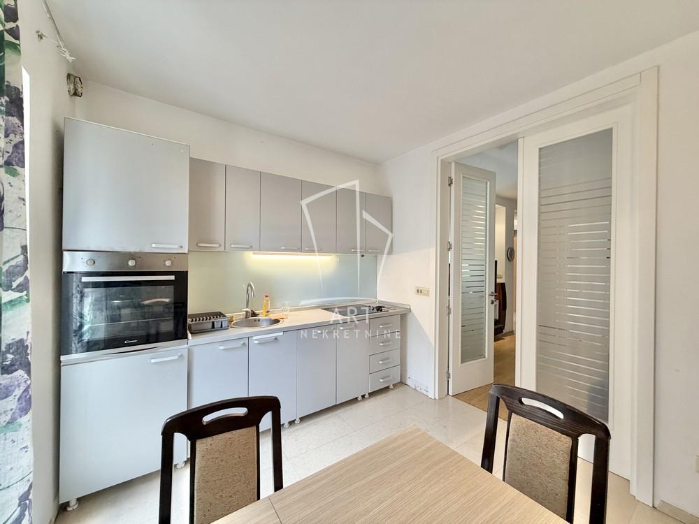 Slika 10 - Nikole Đurkovića, Četvorosoban stan na prodaju, 93m2, 300.000€