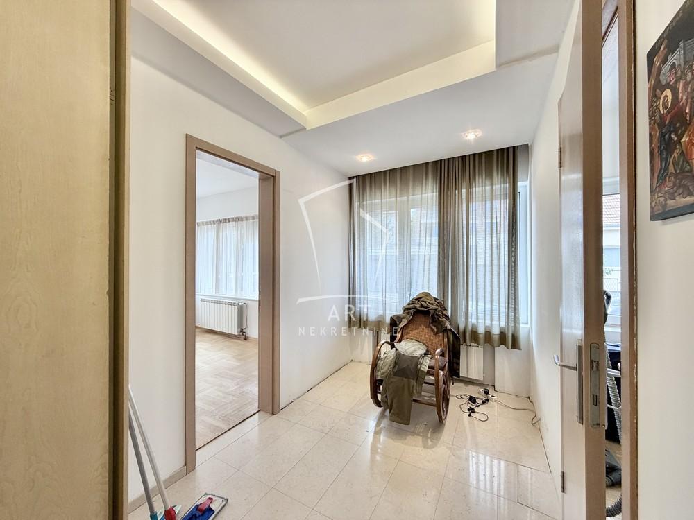 Slika 8 - Nikole Đurkovića, Četvorosoban stan na prodaju, 93m2, 300.000€