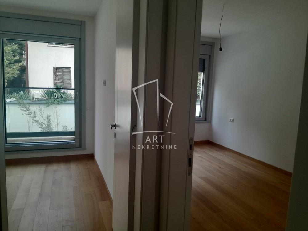 Slika 10 - Milovana Marinkovića, Četvorosoban stan za izdavanje, 102m2, 1.400€