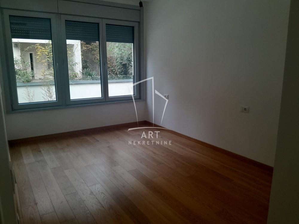 Slika 11 - Milovana Marinkovića, Četvorosoban stan za izdavanje, 102m2, 1.400€