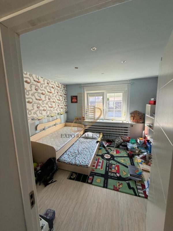 Slika 3 -  Kuća za izdavanje, 130m2, 1.200€