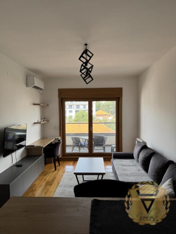 Glavna slika -Jednoiposoban stan za izdavanje, 43m2, 800€