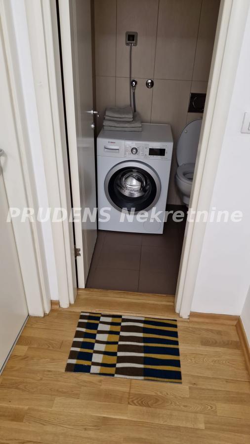Slika 9 - Bokeljska, Trosoban stan za izdavanje, 89m2, 1.200€