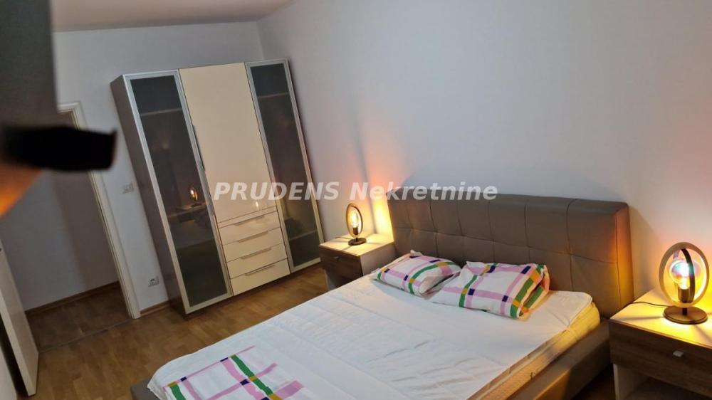 Slika 1 - Bokeljska, Trosoban stan za izdavanje, 89m2, 1.200€