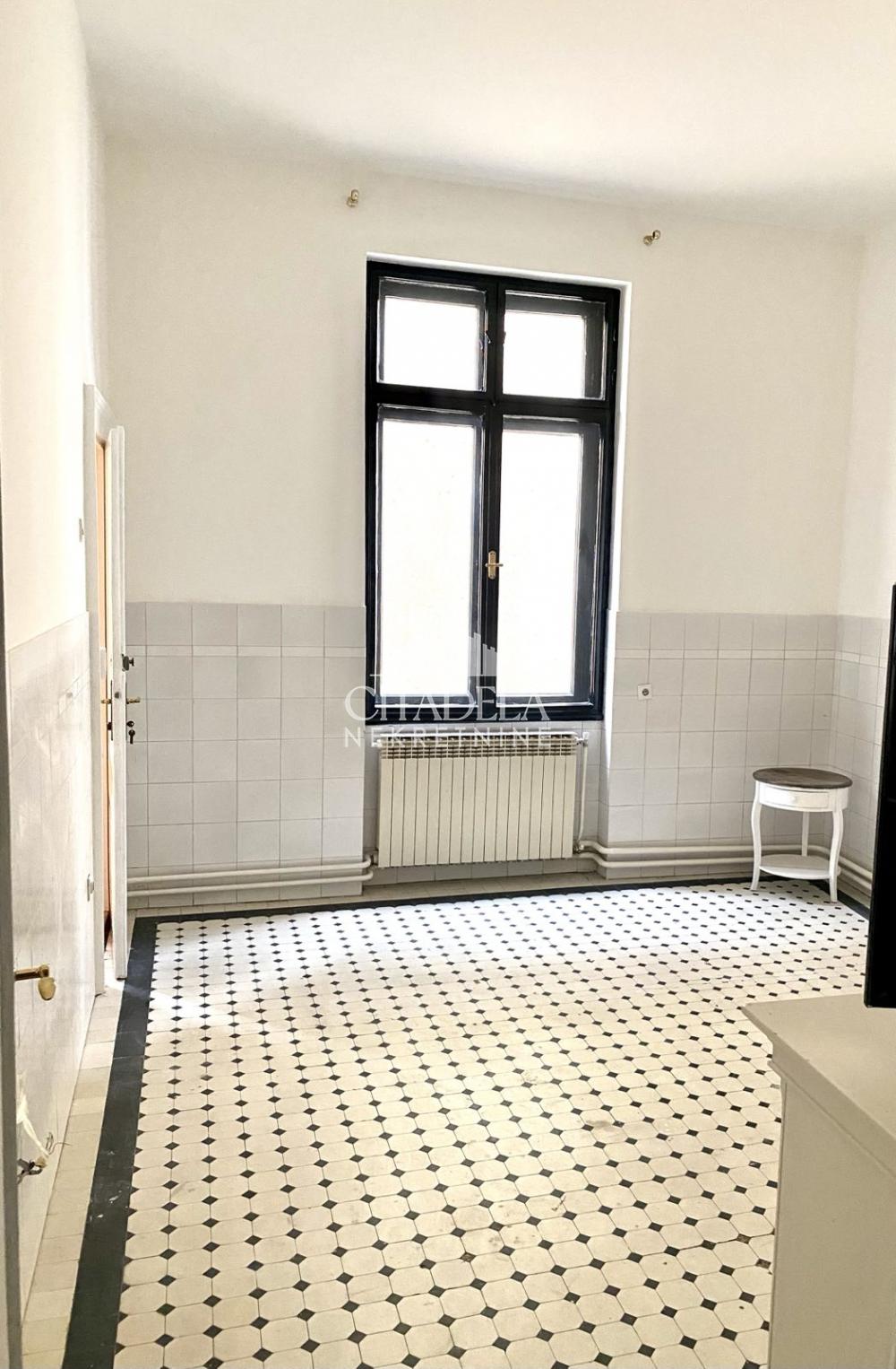 Slika 7 - Cara Uroša,  Stan za izdavanje, 239m2, 2.300€