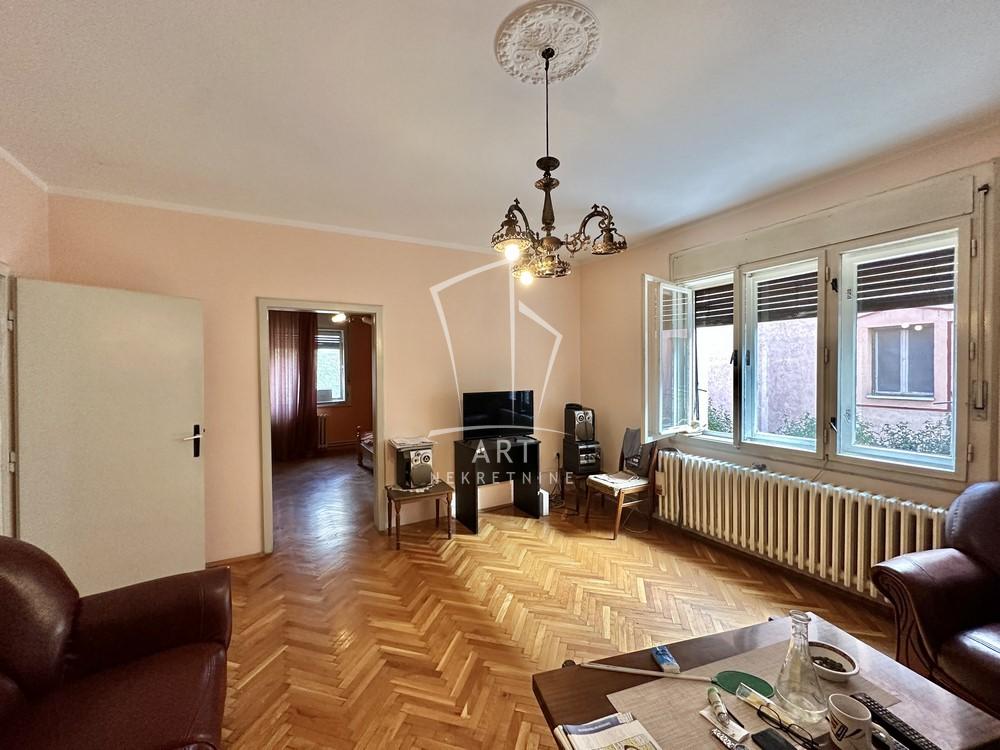 Slika 2 - Banjička,  Kuća na prodaju, 111m2, 240.000€