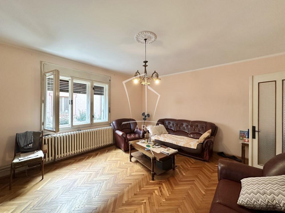 Glavna slika -Banjička,  Kuća na prodaju, 111m2, 240.000€