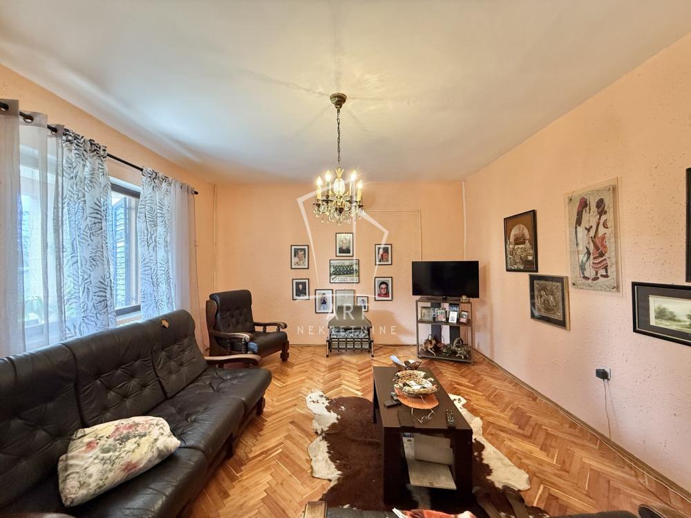 Slika 1 - Đurđije Cvetić,  Kuća na prodaju, 180m2, 285.000€