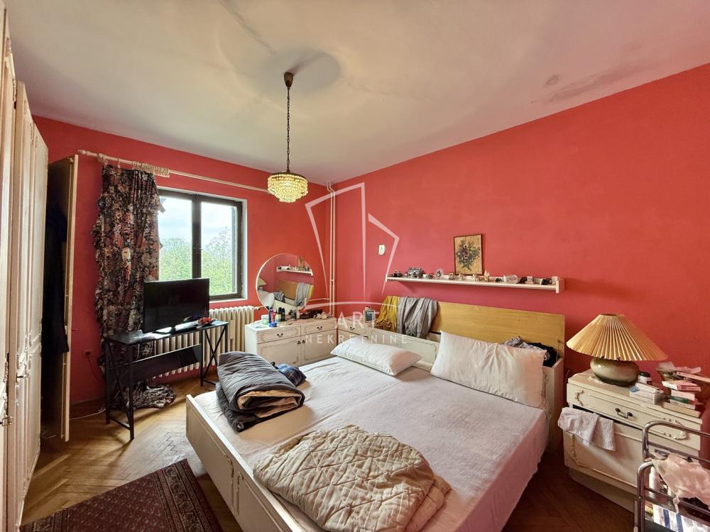 Slika 2 - Đurđije Cvetić,  Kuća na prodaju, 180m2, 285.000€