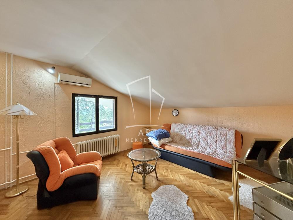 Slika 5 - Đurđije Cvetić,  Kuća na prodaju, 180m2, 285.000€