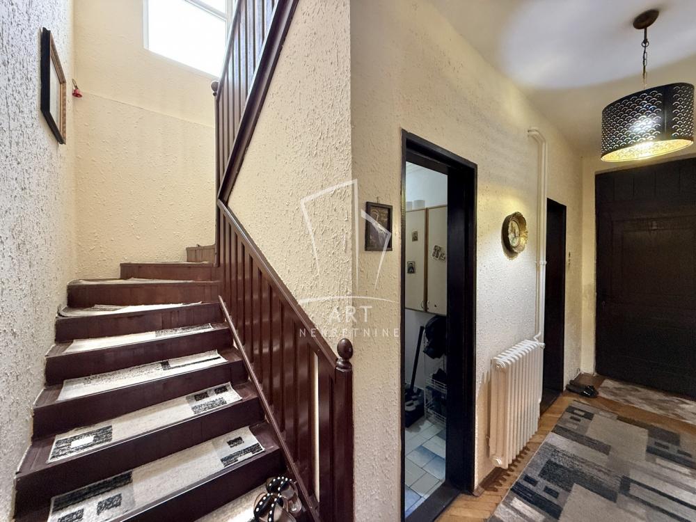 Slika 8 - Đurđije Cvetić,  Kuća na prodaju, 180m2, 285.000€