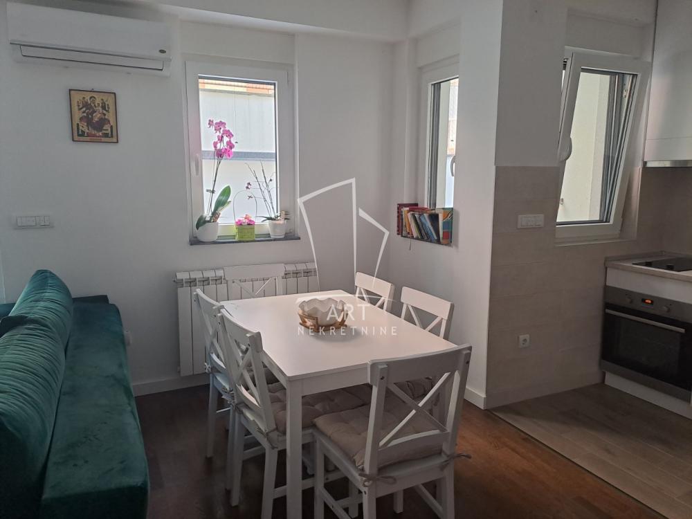 Slika 1 - Pirotska, Dvoiposoban stan za izdavanje, 58m2, 800€