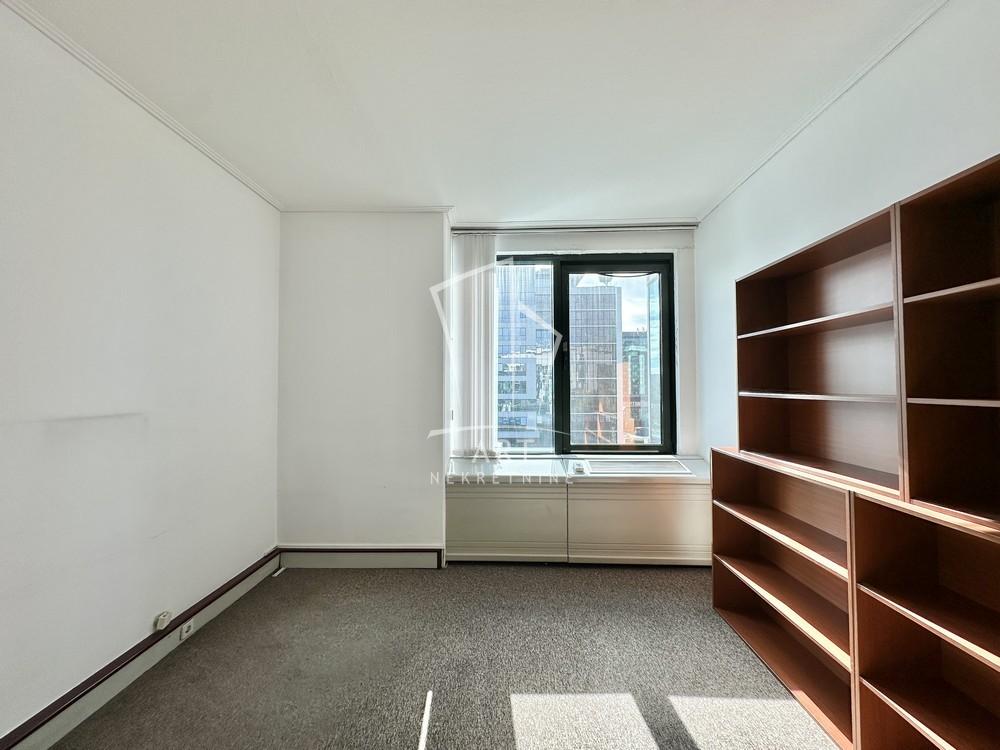 Slika 9 - Vladimira Popovića,  Lokal za izdavanje, 129m2, 1.939€