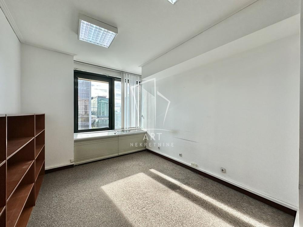 Slika 5 - Vladimira Popovića,  Lokal za izdavanje, 129m2, 1.939€