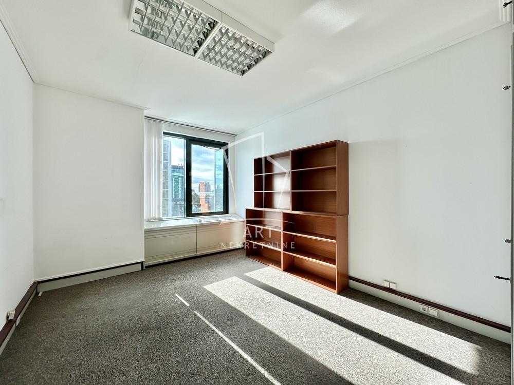 Slika 8 - Vladimira Popovića,  Lokal za izdavanje, 129m2, 1.939€