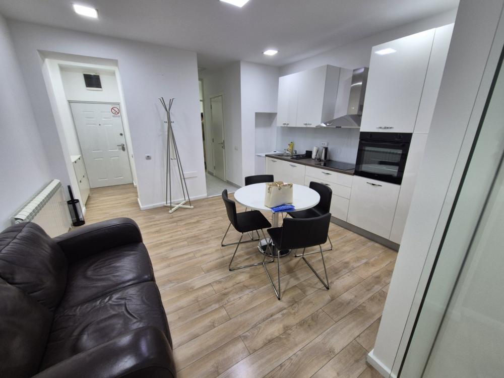 Slika 5 - Beogradska, Dvosoban stan za izdavanje, 50m2, 700€