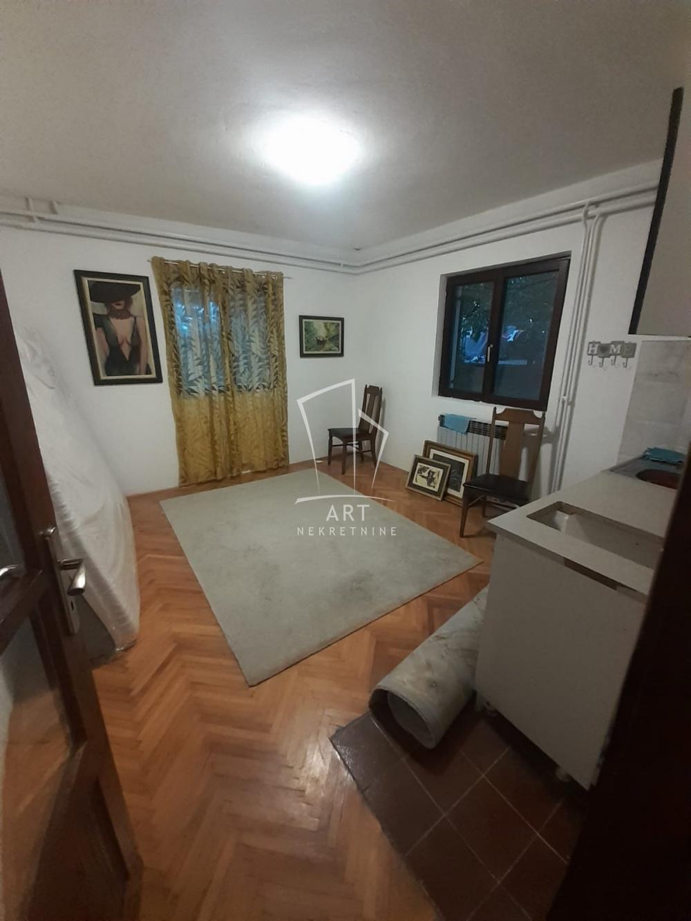 Slika 2 - Lovačka,  Kuća na prodaju, 381m2, 400.000€