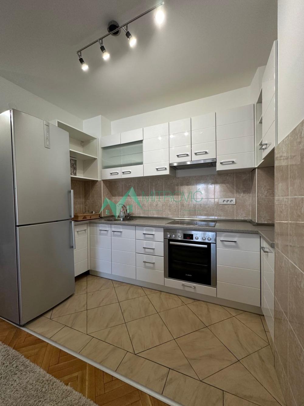 Slika 1 - Jednoiposoban stan za izdavanje, 42m2, 400€