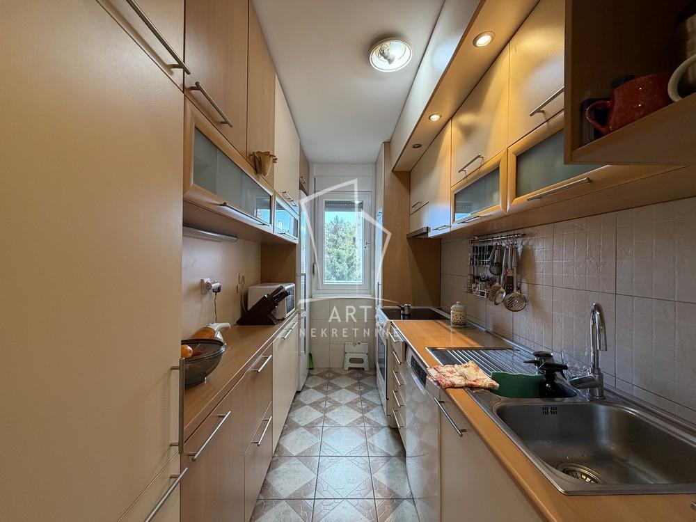 Slika 4 - Susedgradska, Petosoban stan na prodaju, 108m2, 265.000€