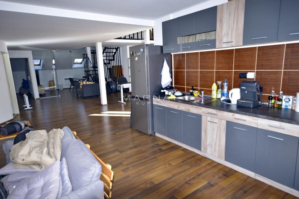 Slika 2 - Makenzijeva, Četvorosoban stan na prodaju, 167m2, 450.000€