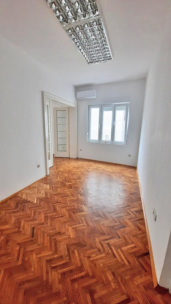 Slika 2 - Sazonova,  Lokal za izdavanje, 65m2, 800€