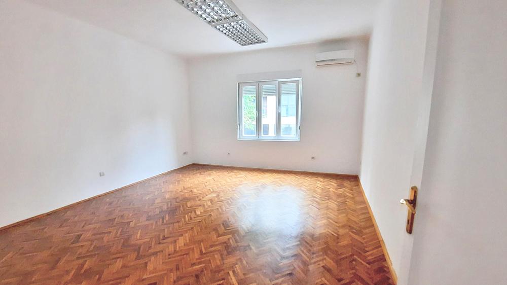 Slika 6 - Sazonova,  Lokal za izdavanje, 65m2, 800€